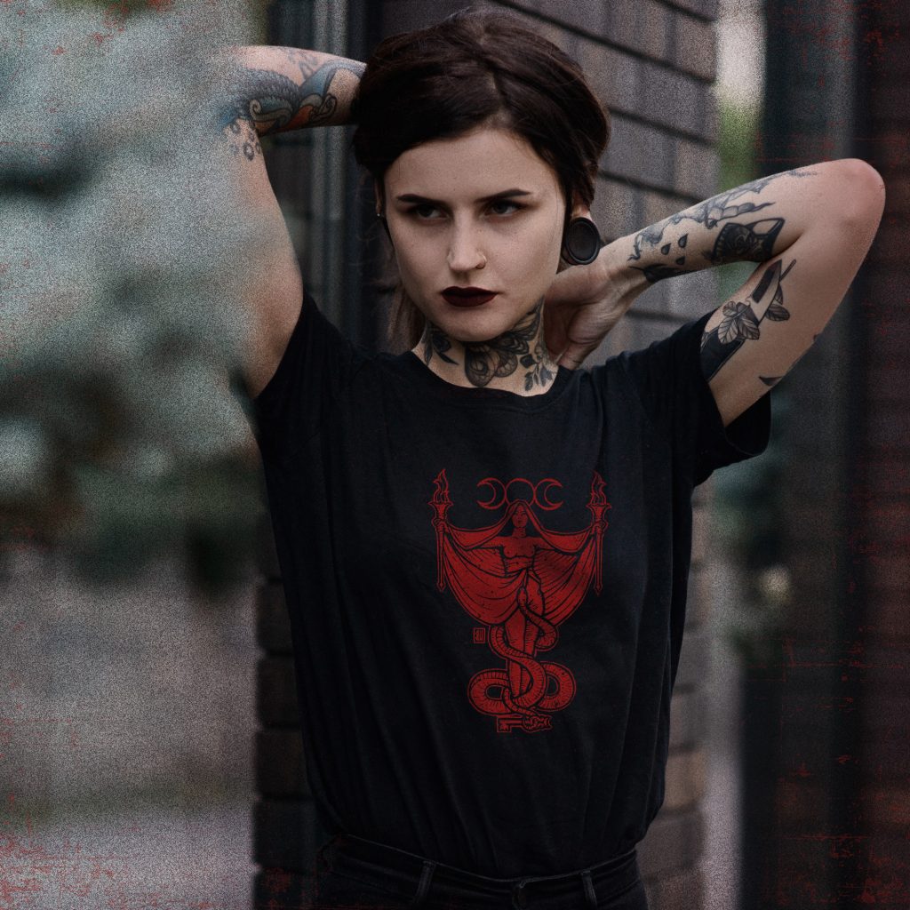 'Hekate' shirt